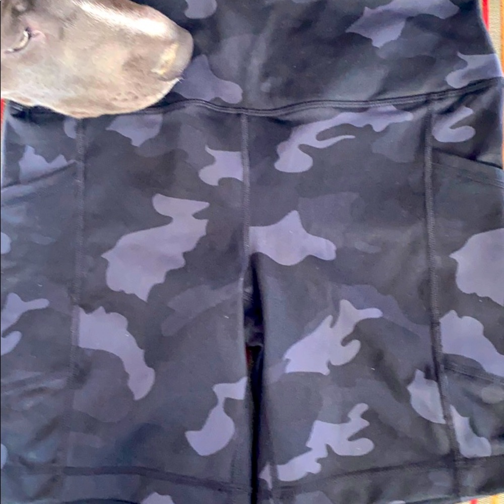 Short work out pants never worn no tags